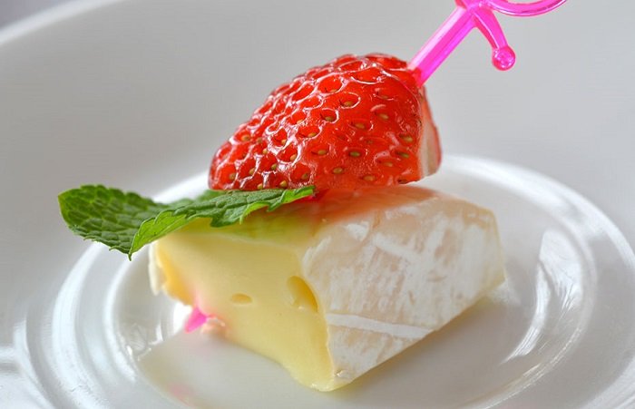 клубника с сыром