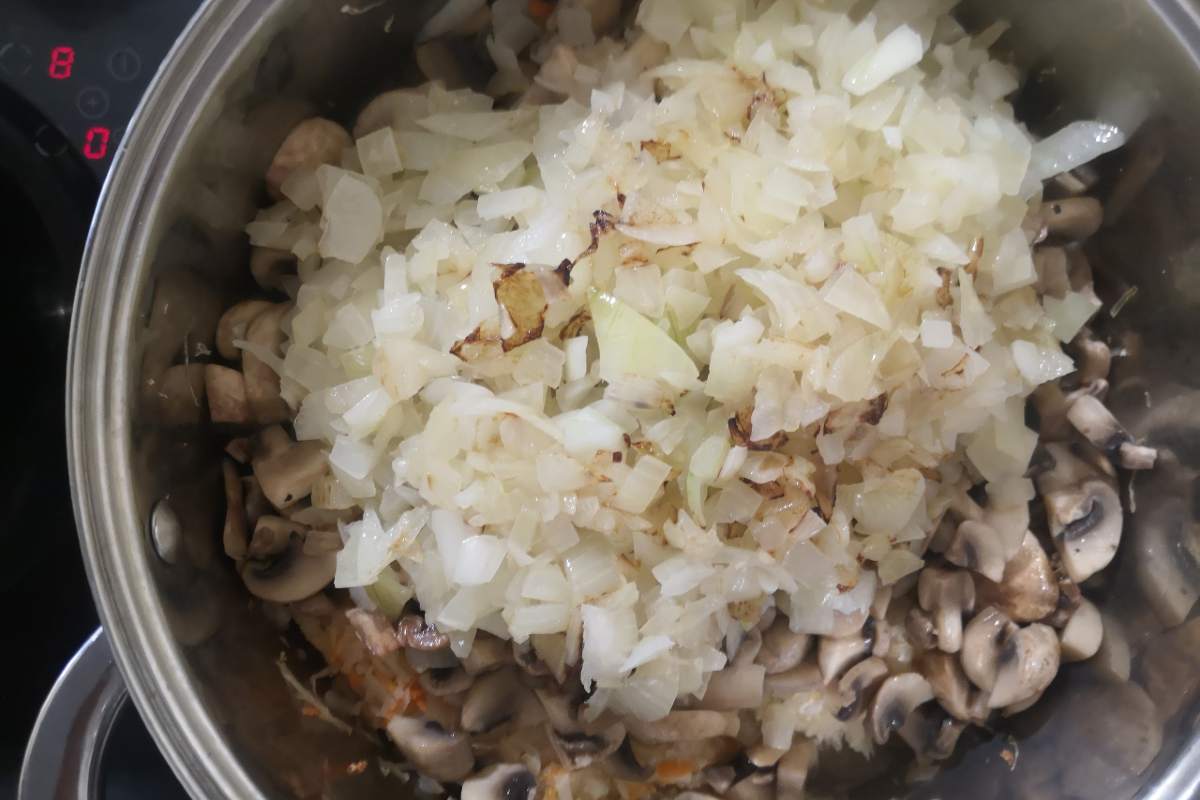 тушеная капуста с луком