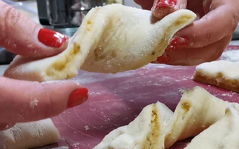 скручивание булочек