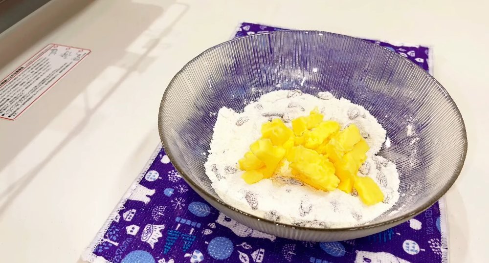 булочки с изюмом