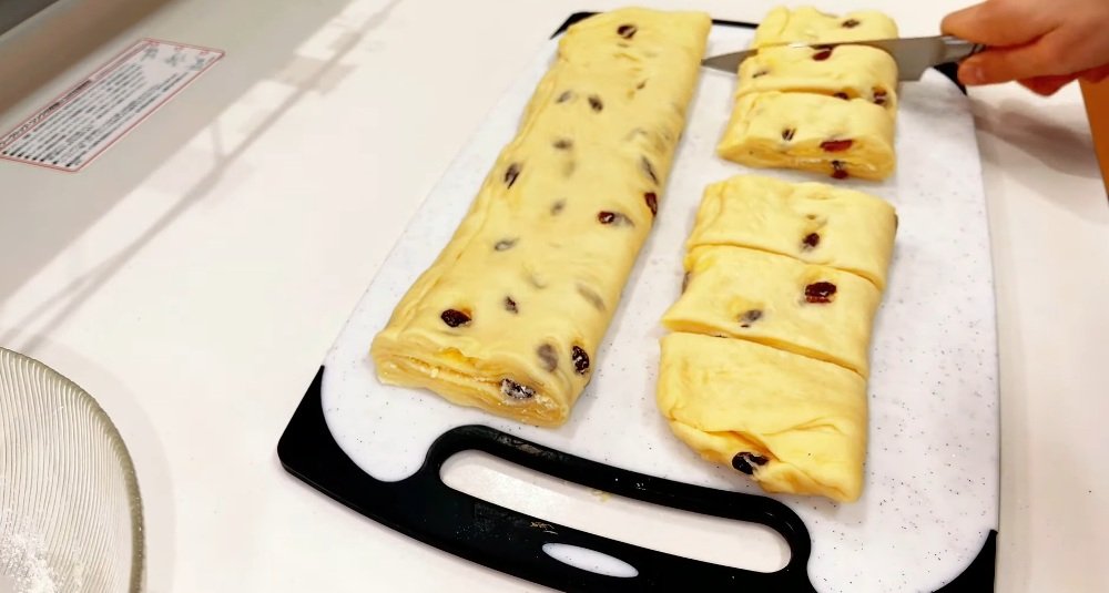 булочки с изюмом и сахарной крошкой рецепт