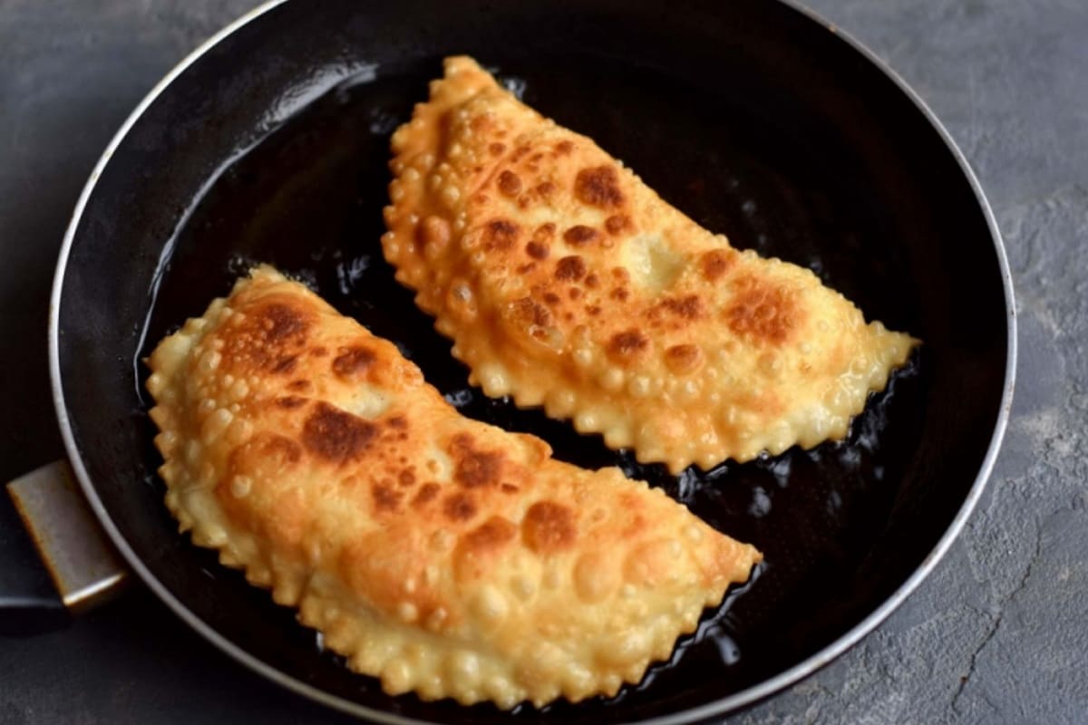 чебуреки с картофельной начинкой