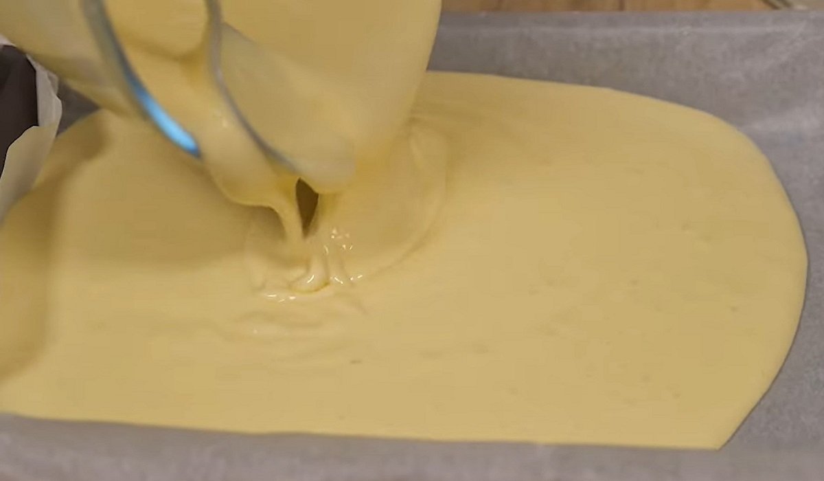 тесто в форме