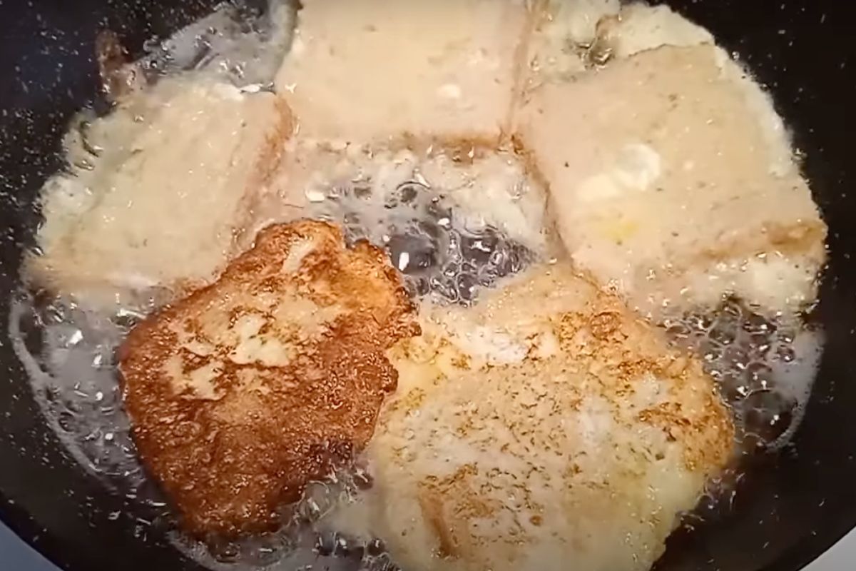 гренки с яйцом на сковороде