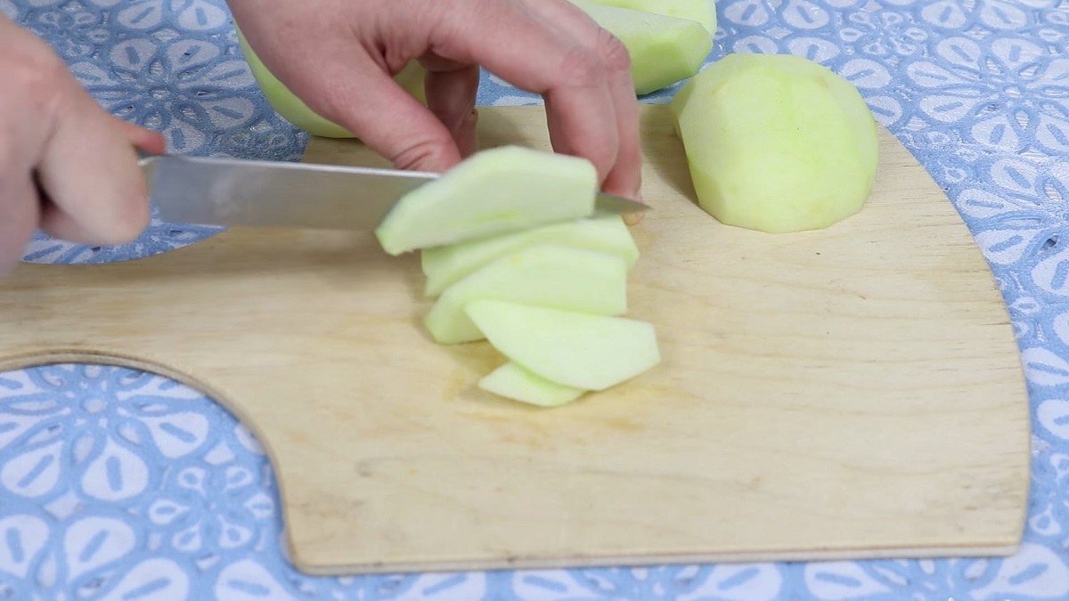 нарезание яблок