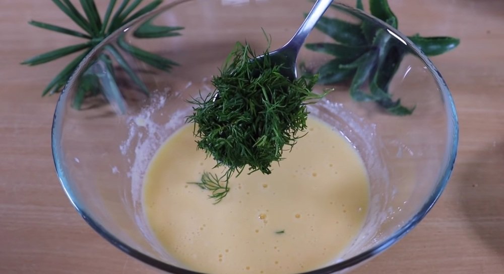 картофель с фаршем в чашках