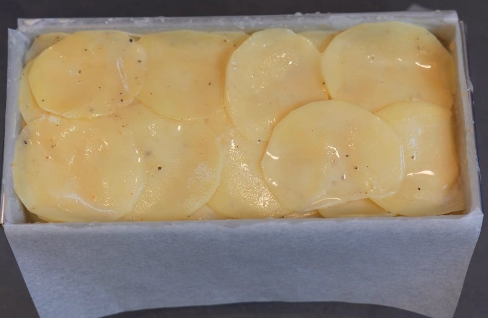 картофель слоями в форме