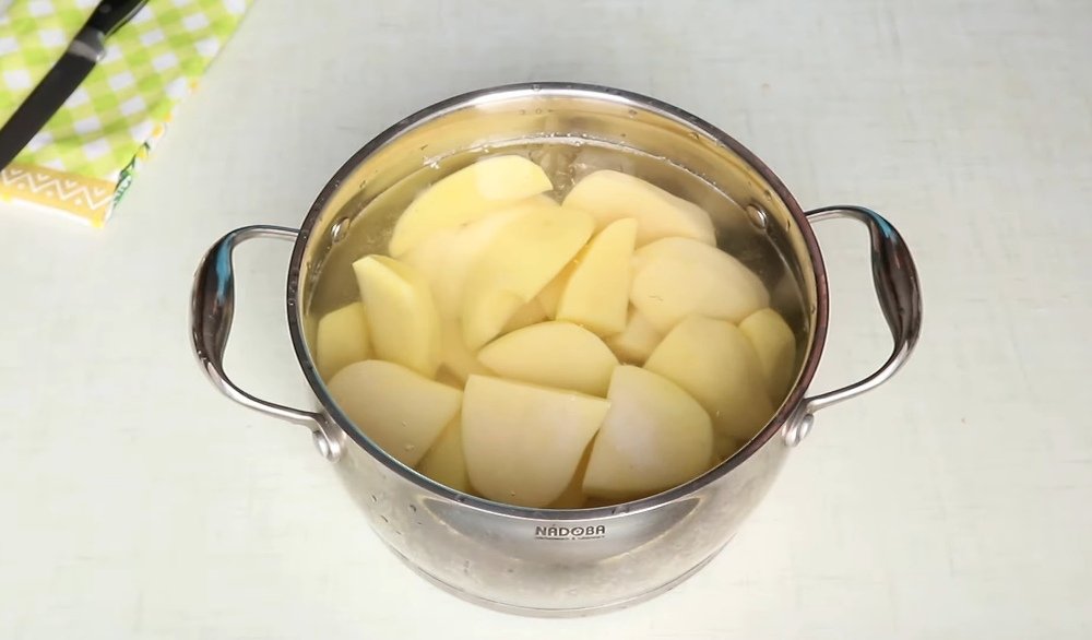 картофельные гнезда с шампиньонами