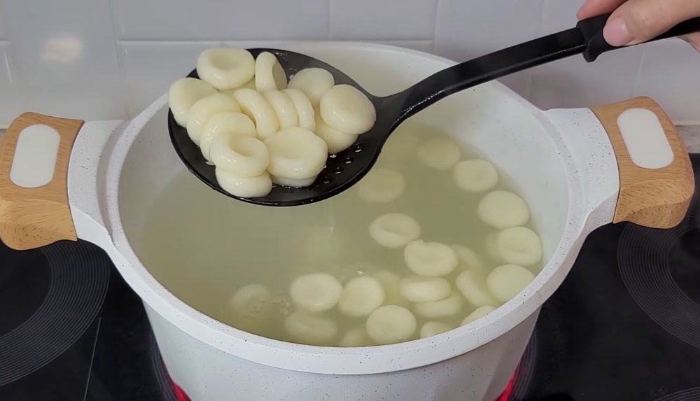 картофельные клецки с жареным беконом