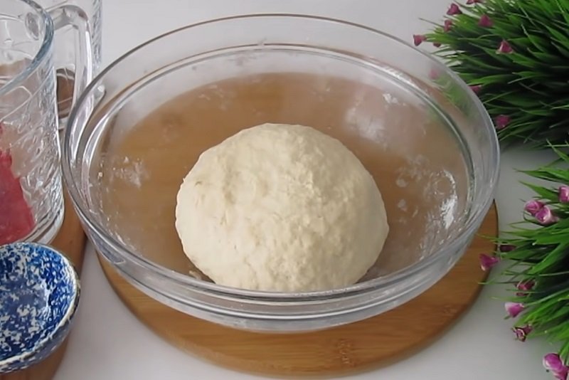 замес теста на лепешки