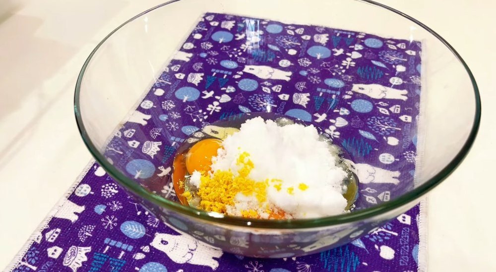 кексы с консервированными персиками