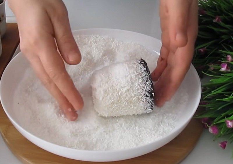 украшение кокосовой стружкой