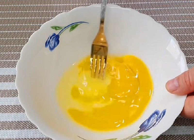 Картофельные котлеты с сосиской внутри: минутный рецепт