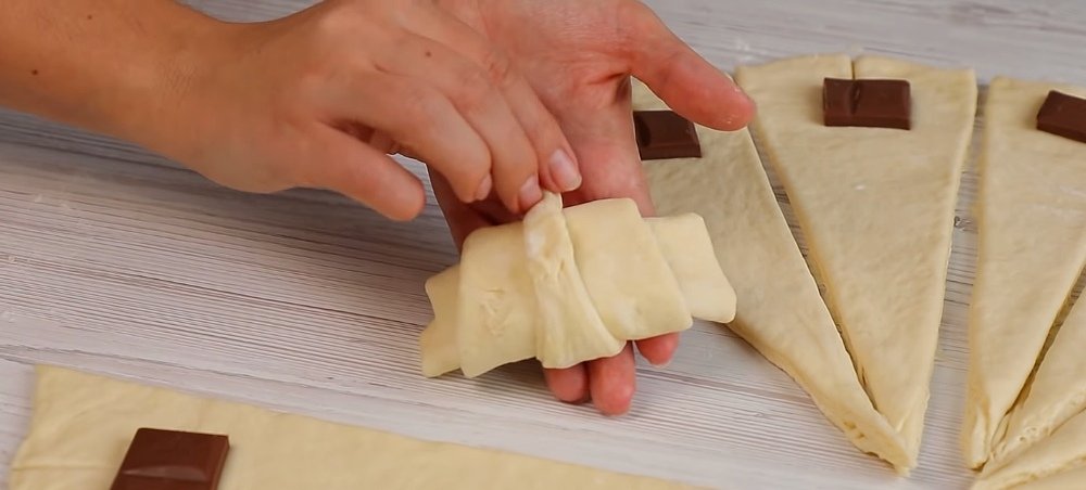 круассаны с шоколадом