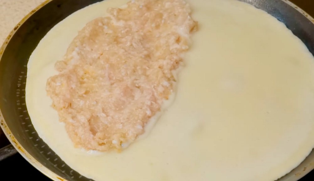 жарить блинчик для основы