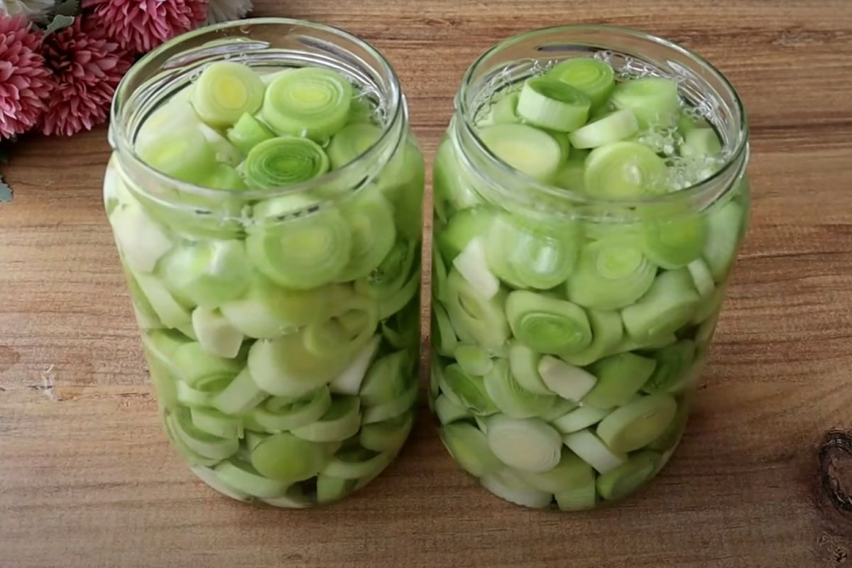 лук в банке