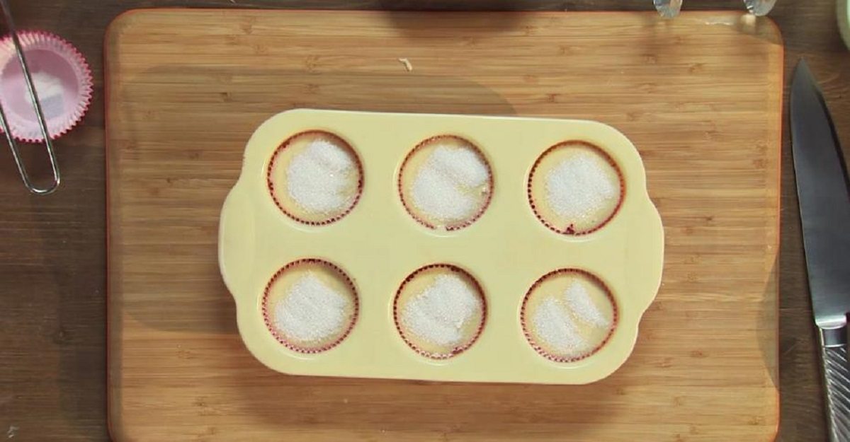 тесто в форме