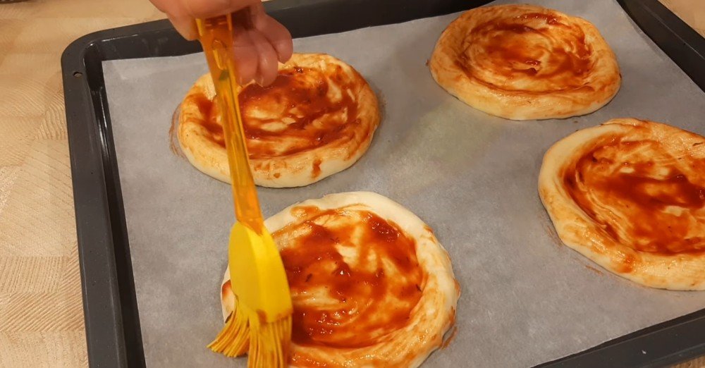 мини-пиццы с ветчиной рецепт