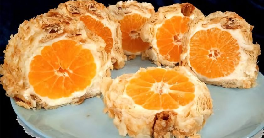 Новогодний десерт из мандаринов и слоеного теста