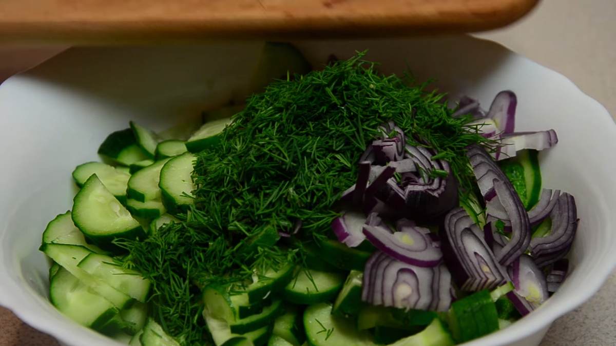 Турецкий огуречный салат: хрустящая и освежающая закуска салаты