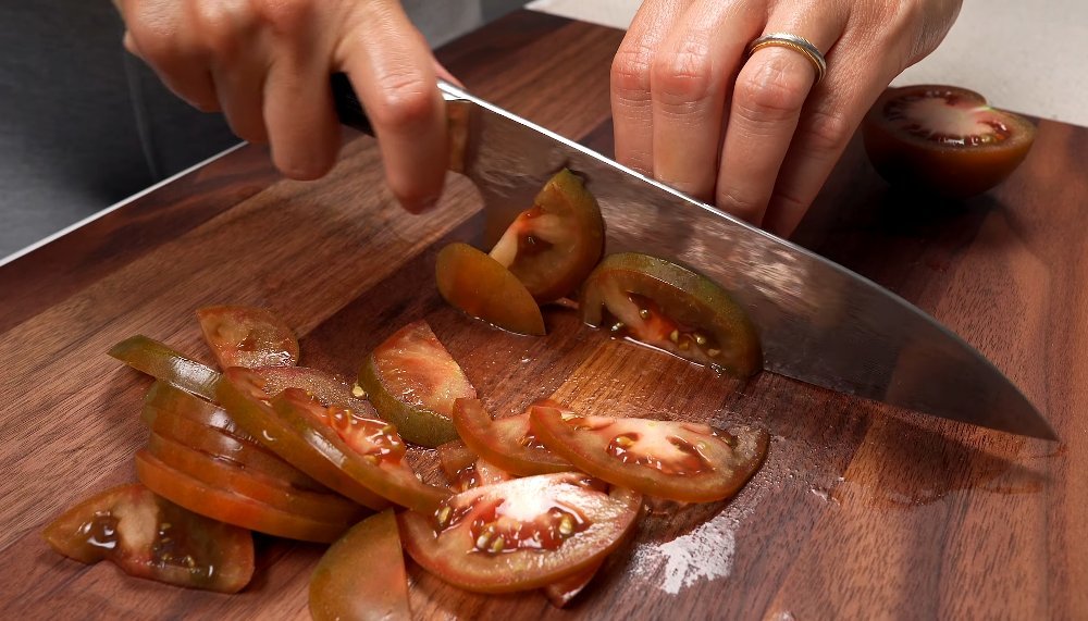 помидоры полукольцами