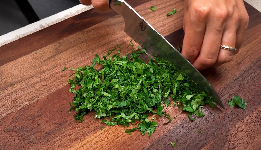 измельченная петрушка