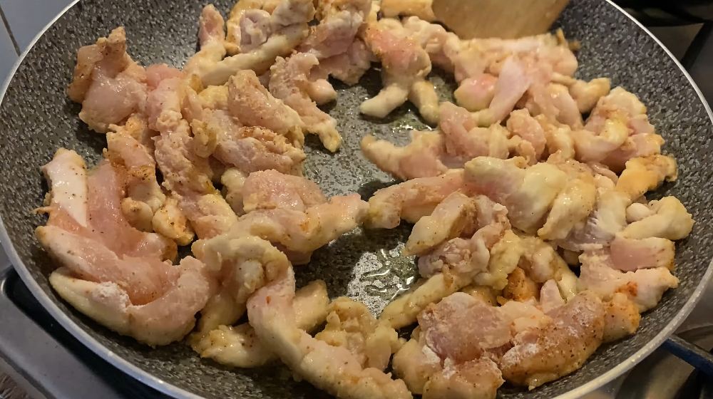 паста с курицей и томатным соусом рецепт