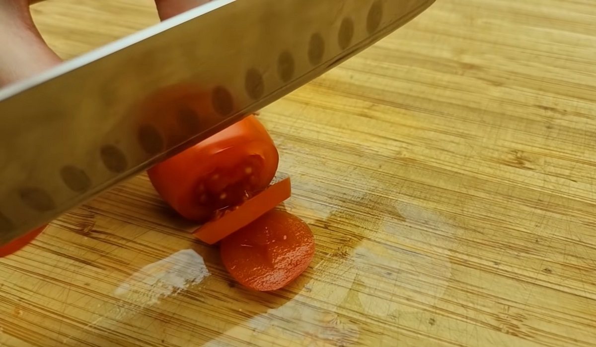 нарезание помидоров 