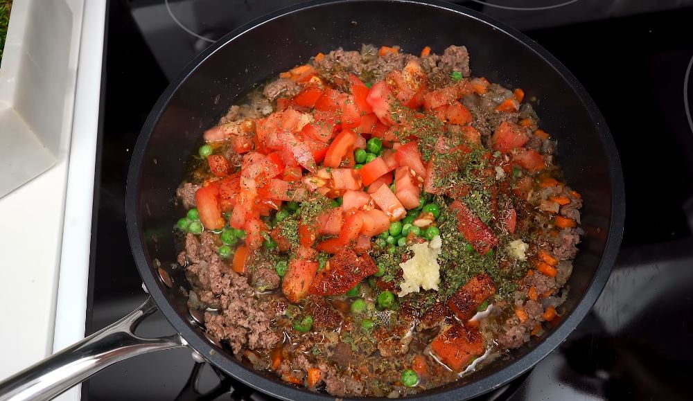 пирог «Цветок» с фаршем