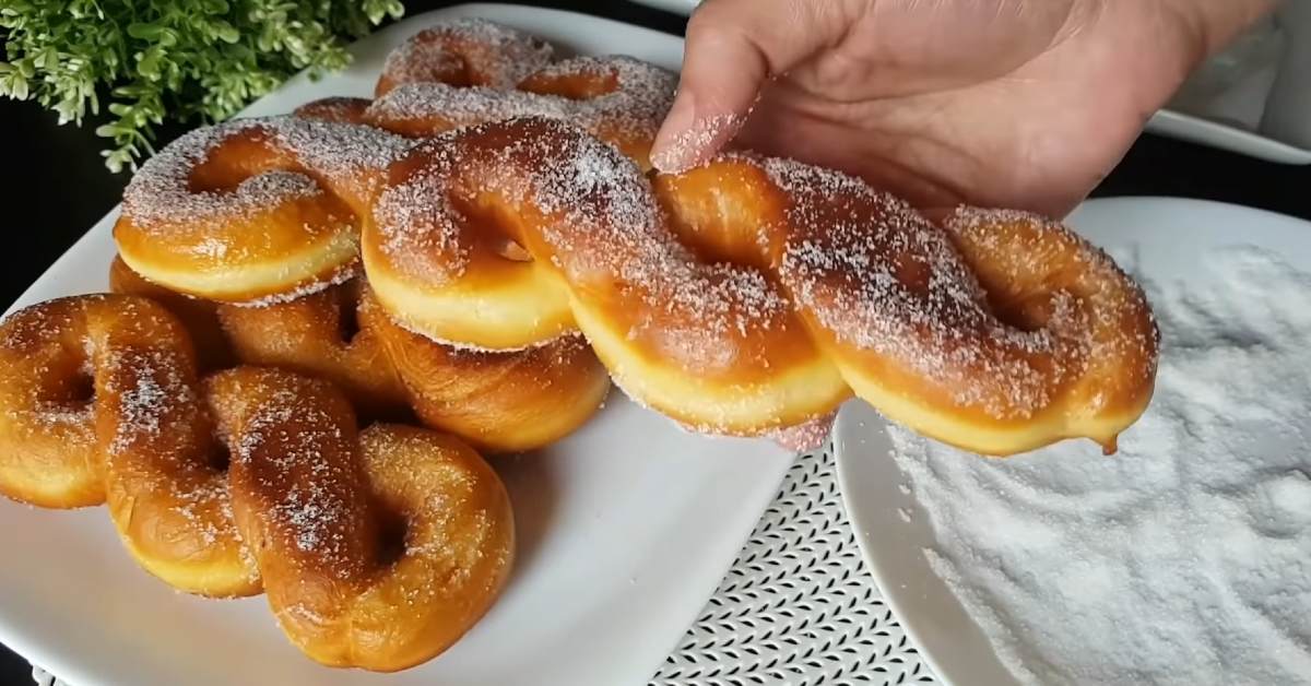 пончики в сахарной пудре