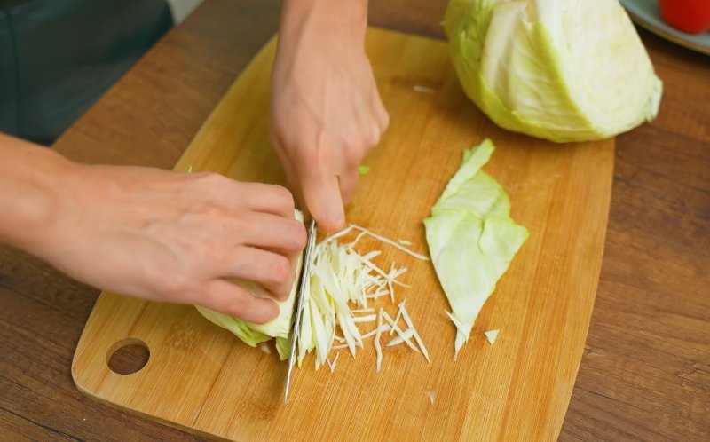 шинковать капусту