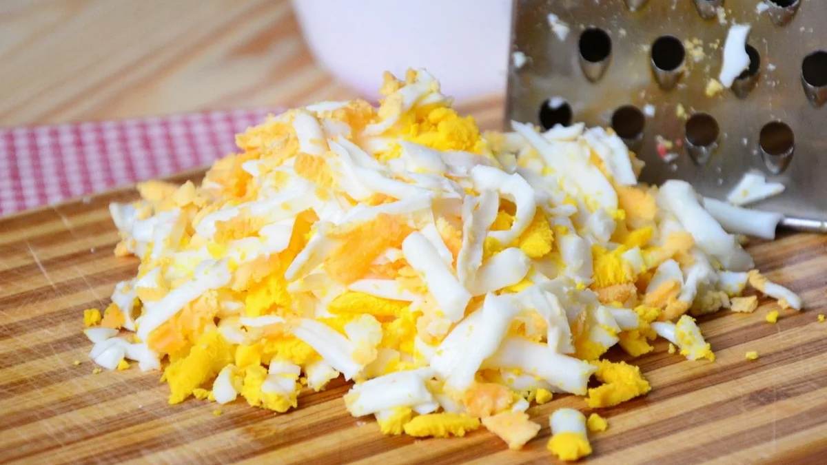 тертые яйца