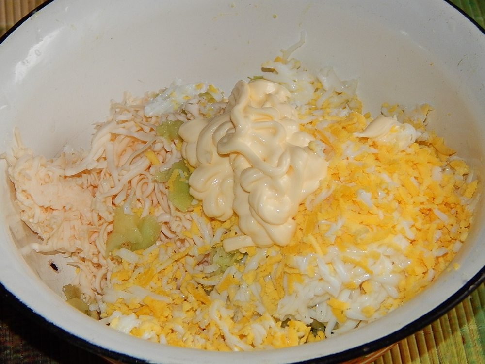 салат с авокадо и сырком