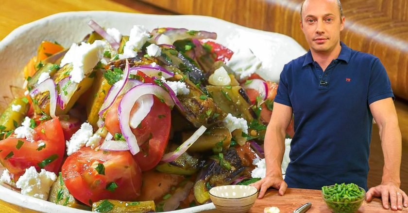 Армянский салат с жареными баклажанами и помидорами за 10 минут