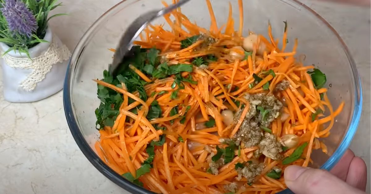 легкий салат с морковью