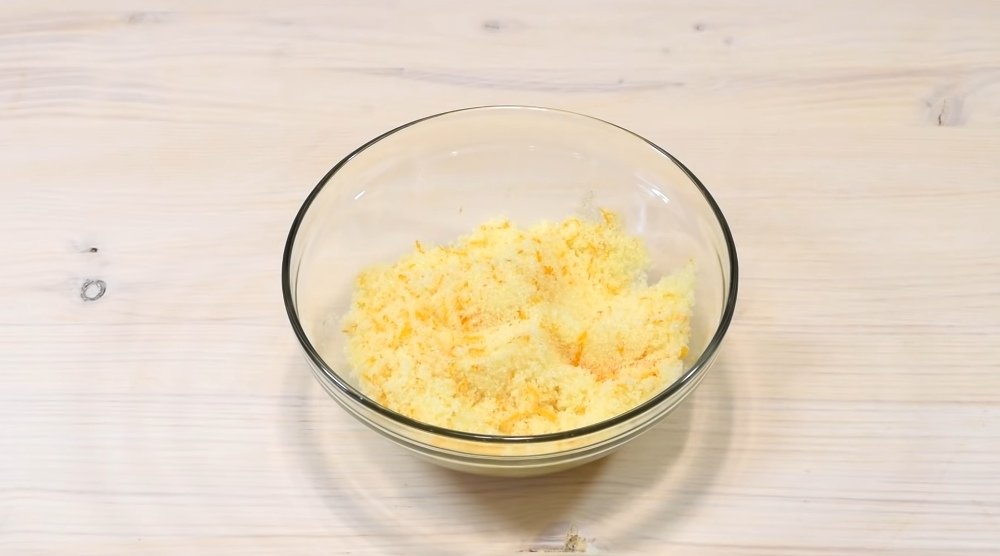 шоколадный кулич с ягодной глазурью