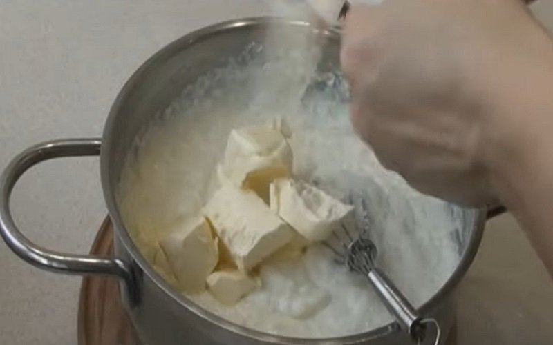 добавление сливочного масла