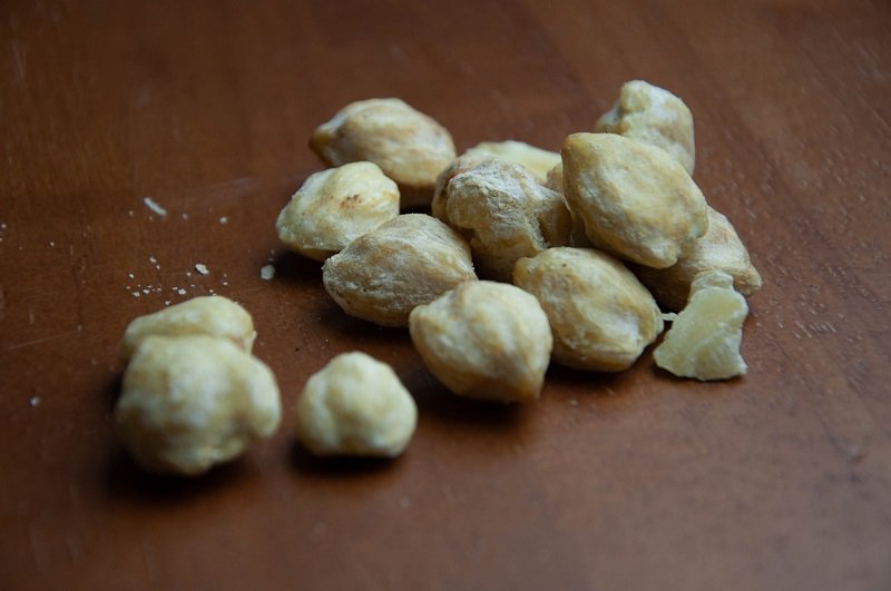 формирование шариков из теста