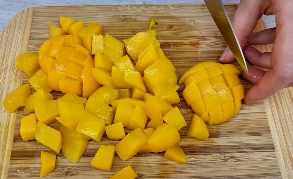 торт из блинов с фруктами