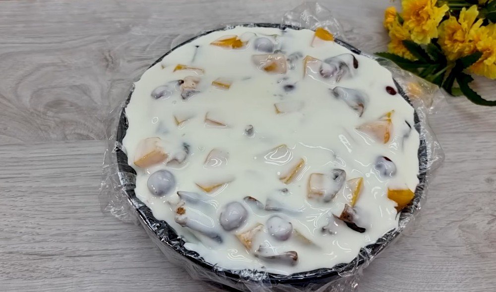 торт из блинов с фруктами