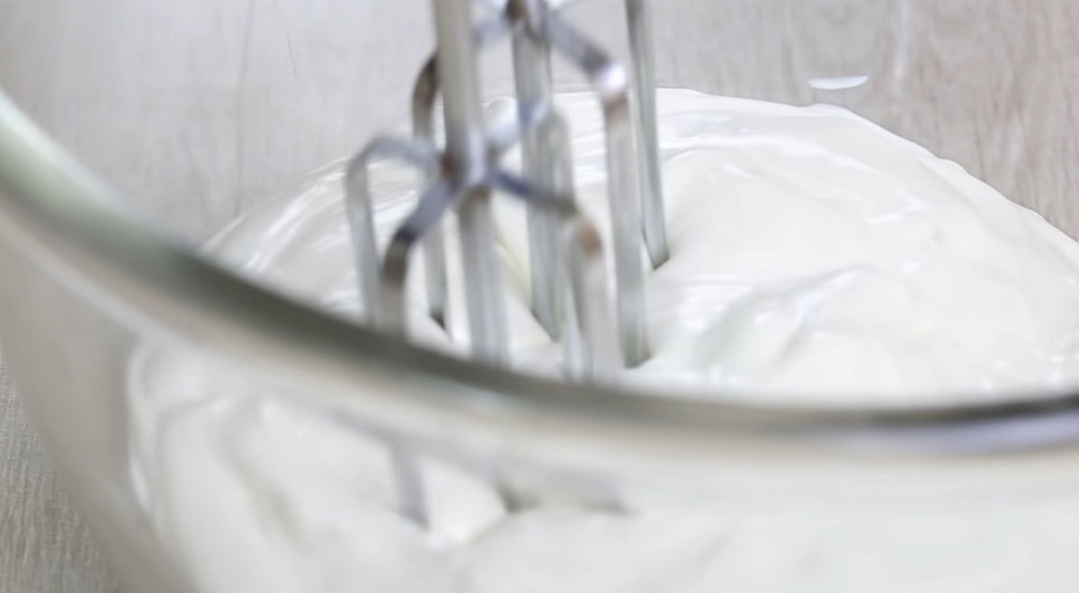 взбивание сметаны