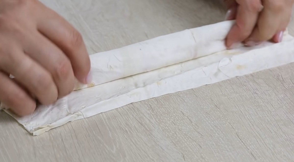 формирование трубочек из лаваша