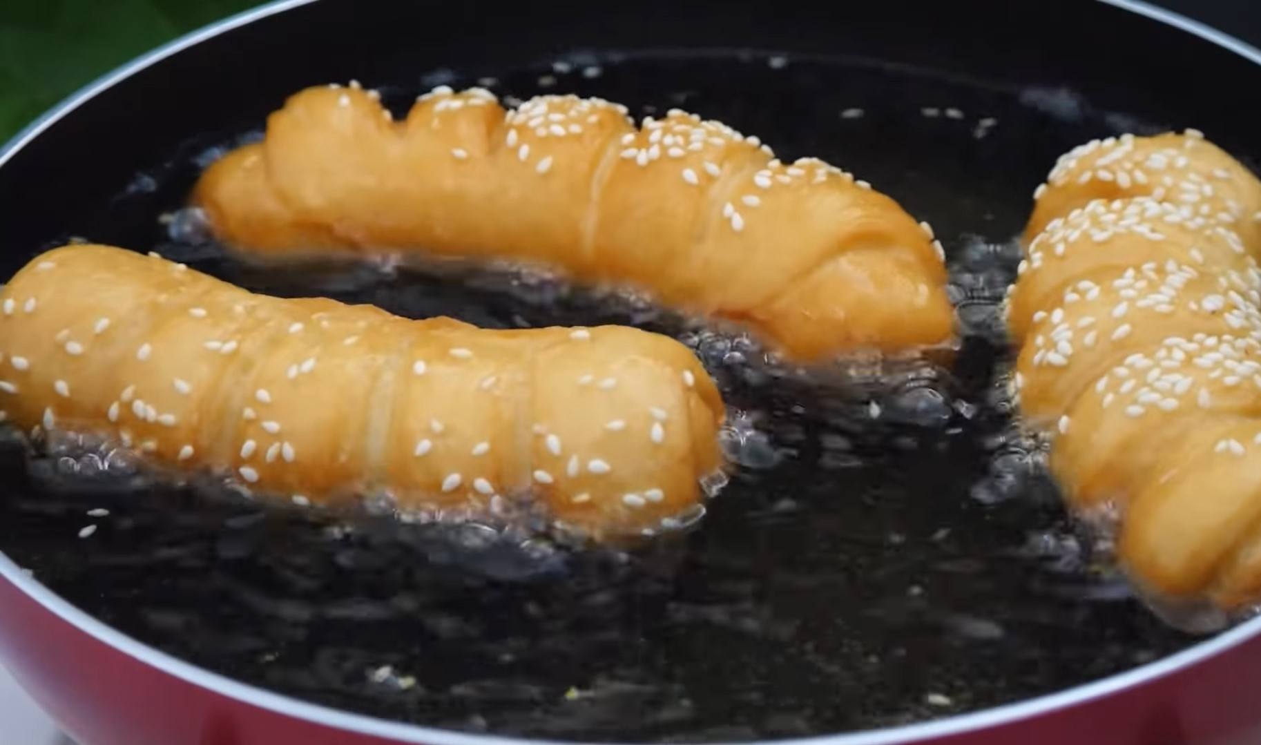 трубочки в масле на сковороде