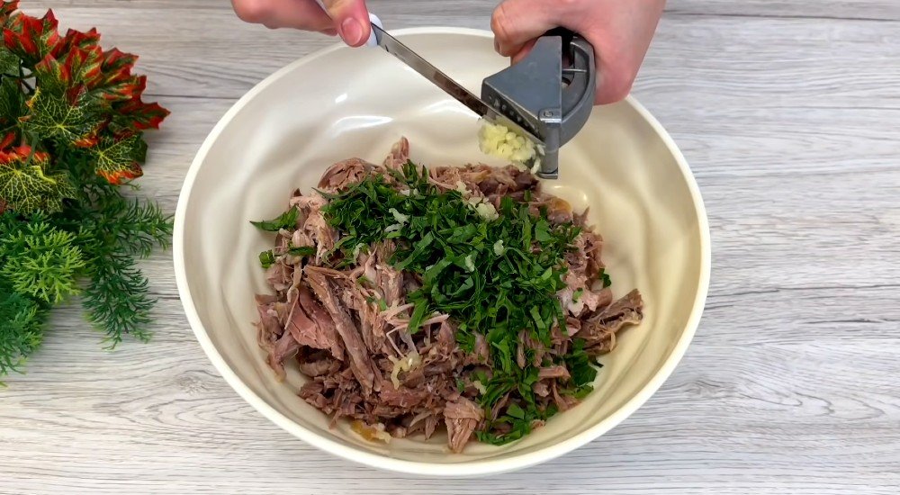 ветчина из свиной рульки