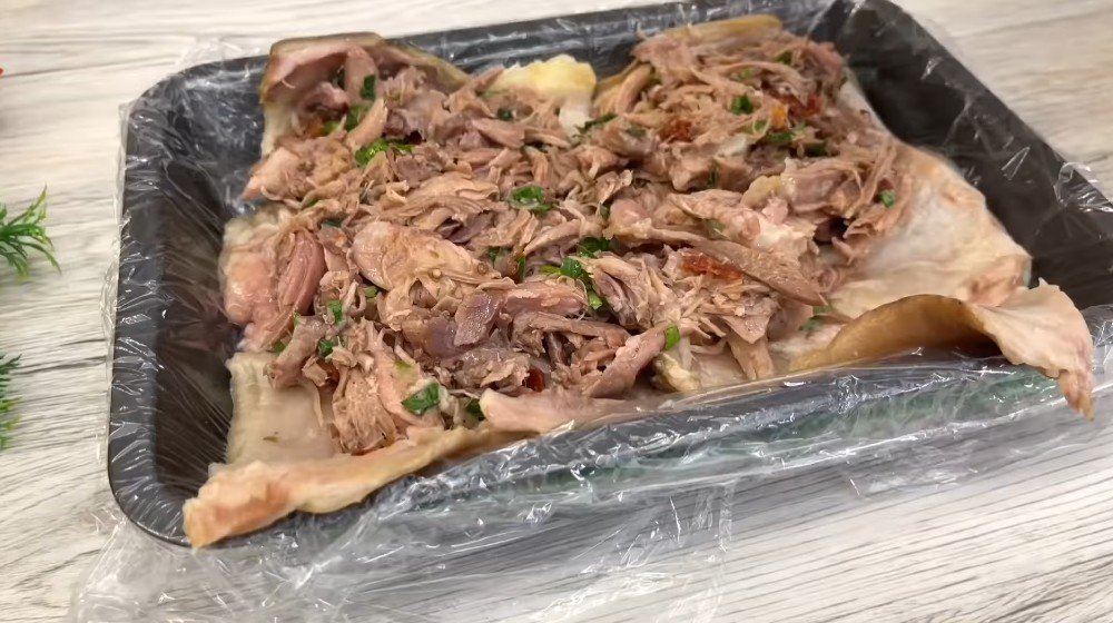 ветчина из свиной рульки