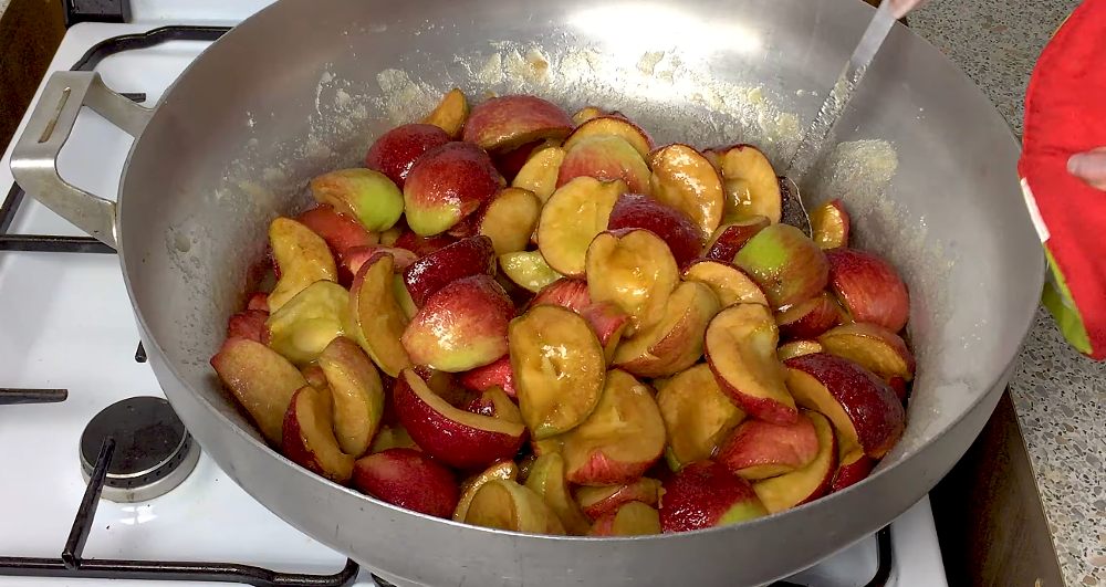 Яблоки в желе на зиму яблоки, дольки, достаточно, нельзя, Когда, фрукты, минут, будет, температуре, комнатной, сахара, перемешиваем, закипания, пектина, аккуратно, банкам, корицуПосле, стерилизованным, огоньРаскладываем, уплотняя