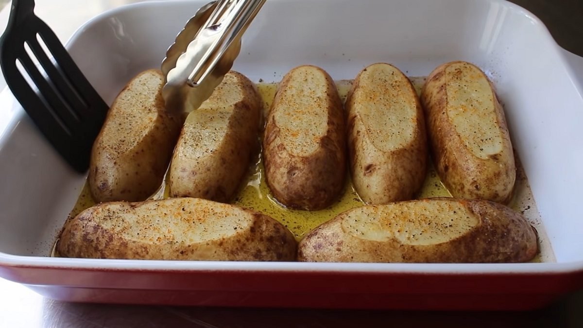 переворачивание картофеля