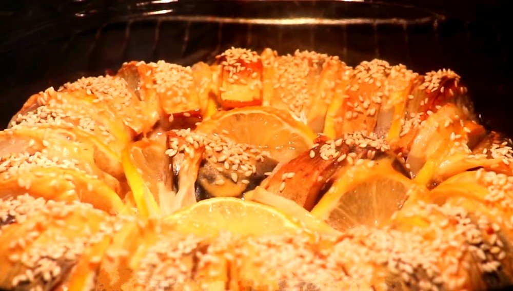 запеченная скумбрия с лимоном