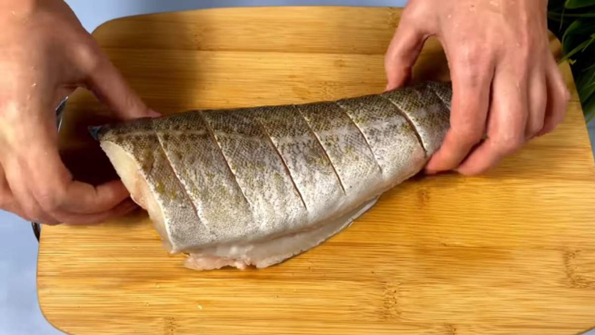 Нежная запеченная треска на подушке из овощей - Со Вкусом