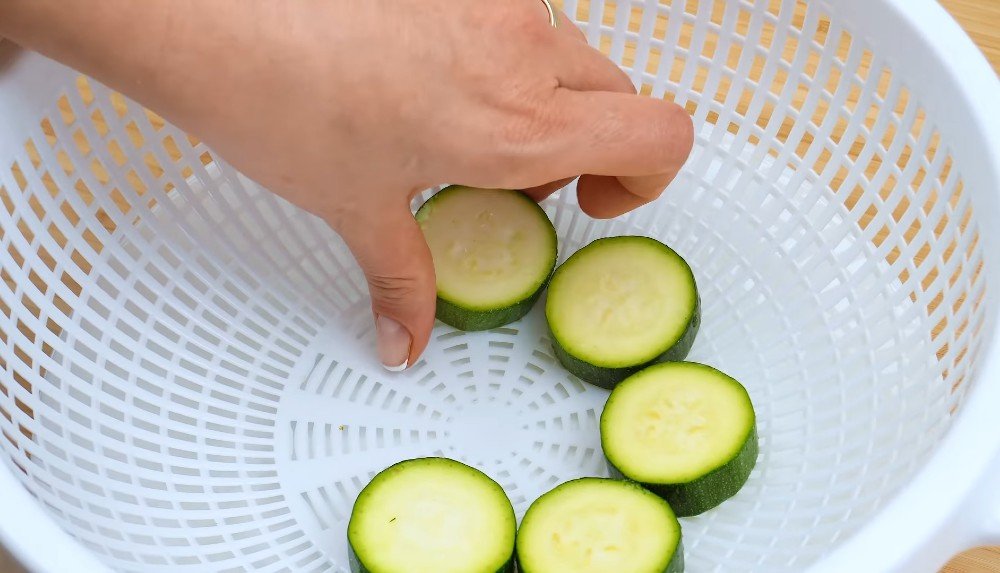 жареные кабачки с чесноком